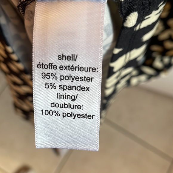 NWT Animal Print V-Neck Romper Sz XS - Picture 6 of 7